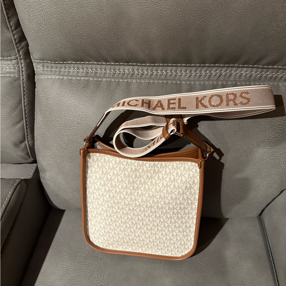Michael Kors Cream and Brown Crossbody Bag - Picture 3 of 6